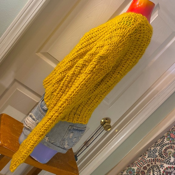 Forever 21 Yellow Chunky Knit Crew Neck Sweater - Picture 8 of 11